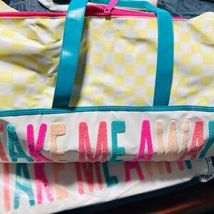 Plunder Branded duffel bag. Love those beachy vibrant colors.